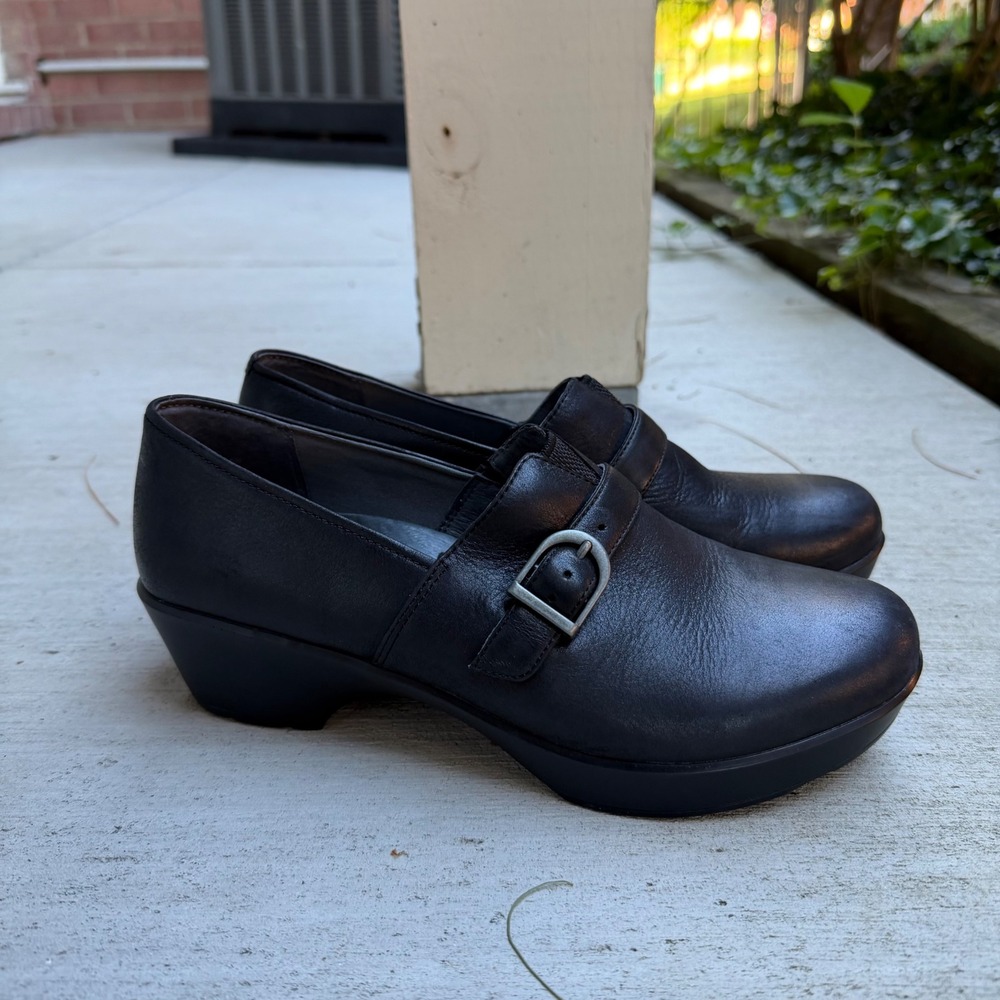 Dansko Black Leather Buckle Wedge Clogs Slip On Shoes Womens 39 US 8-8.5 Comfort